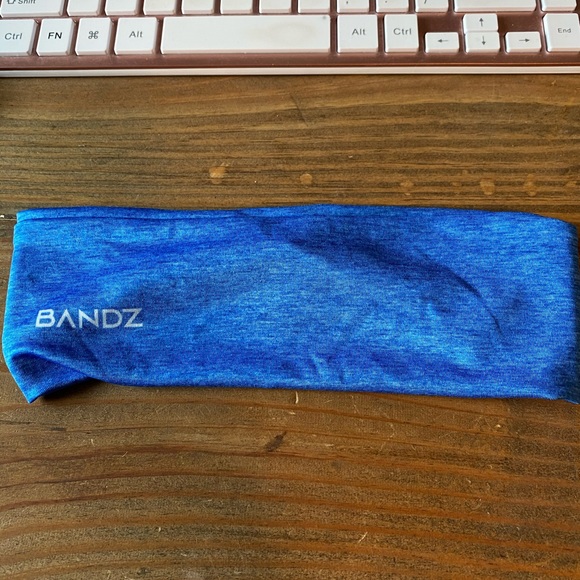 Bandz Button Headbands - Picture 3 of 4